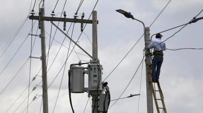 CNEE modifica precios del peaje del sistema de transmisión de energía eléctrica